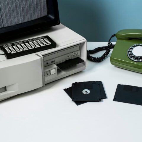 Businesses cling to old hardware. Image shows challenges, solutions for upgrading outdated tech to maximise efficiency. Why Businesses Keep Using Old Hardware